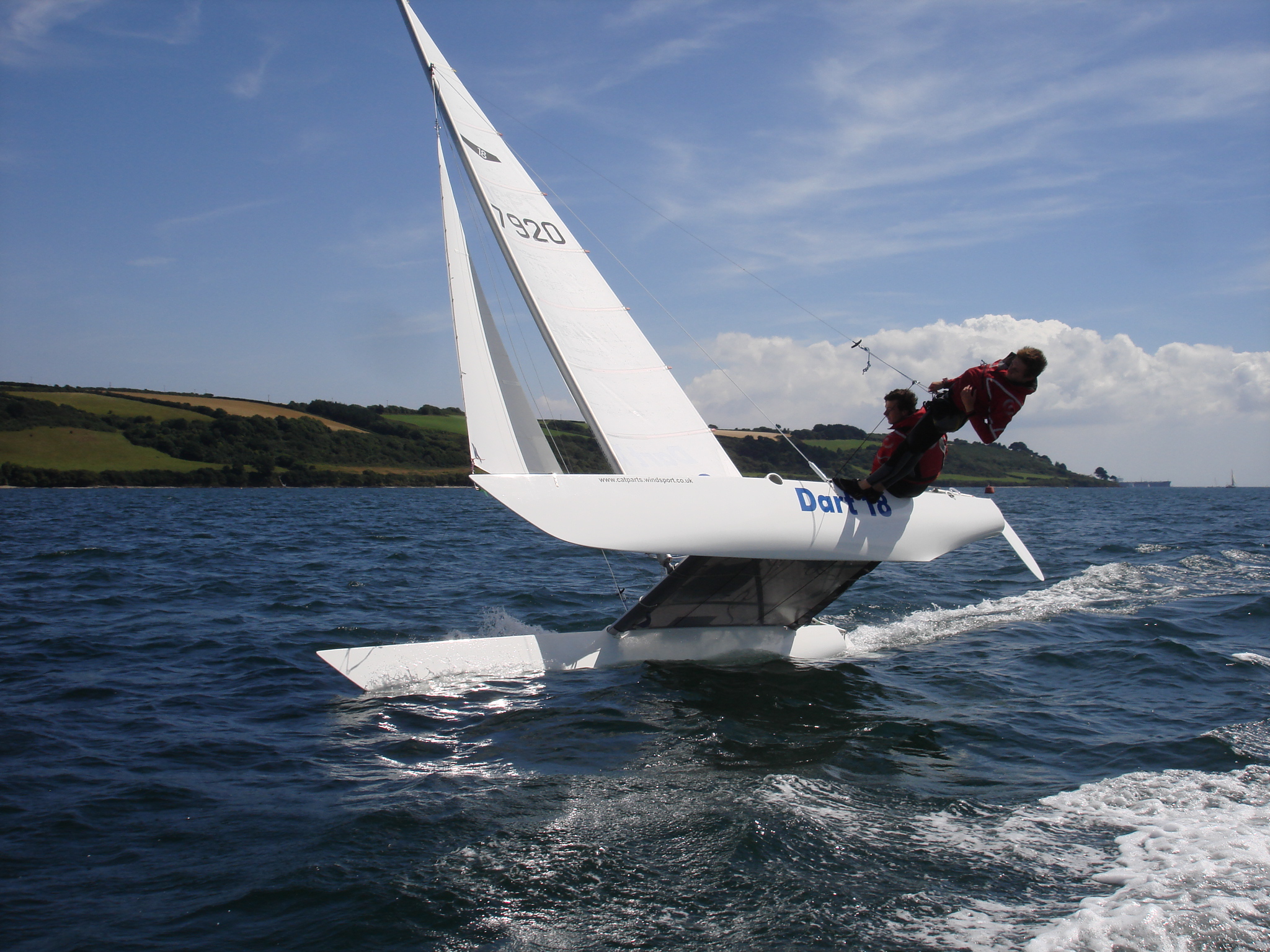 catamaran dart 18