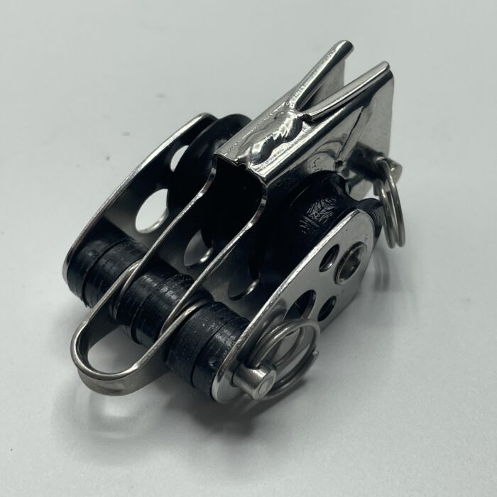 Triple micro block with vee cleat