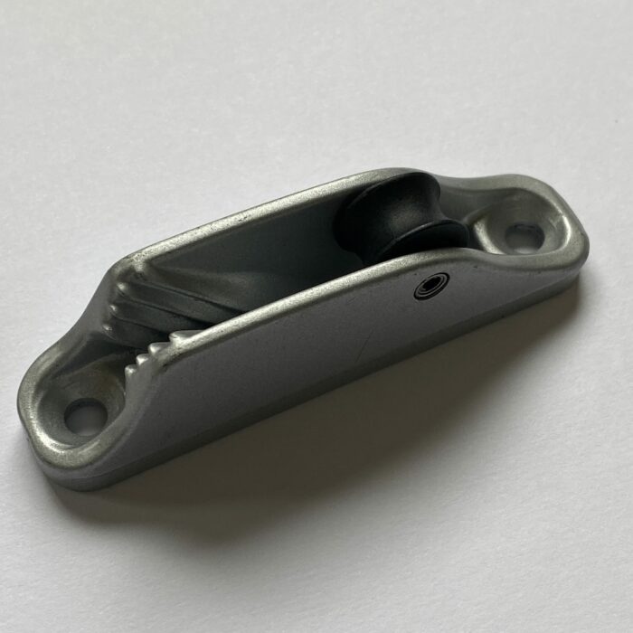 Clam Cleat with roller guide