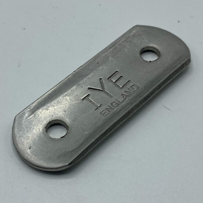 Dart traveller line guide top plate