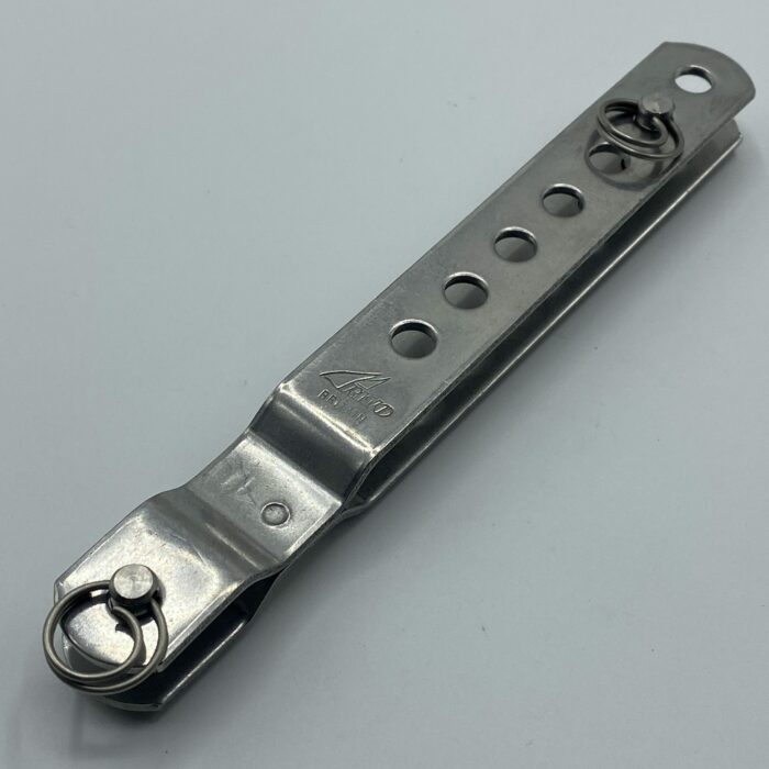 Shroud adjuster unit